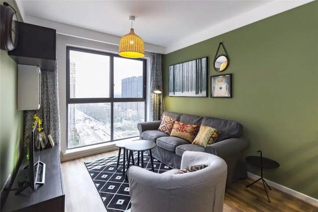 80㎡混搭风，是爸妈亲手布置，玄关真是太漂亮了！