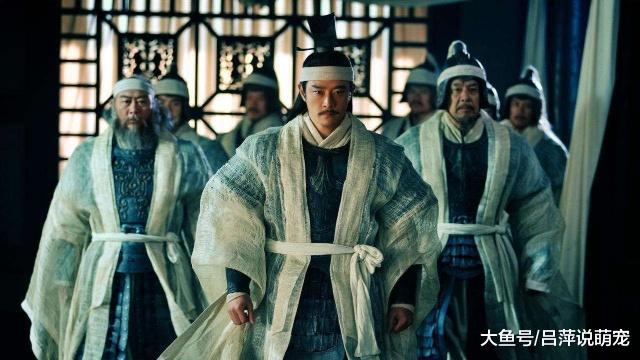 杀猪卖肉的张飞、贩枣的关羽、织席贩履的刘备，他们武功都哪来的