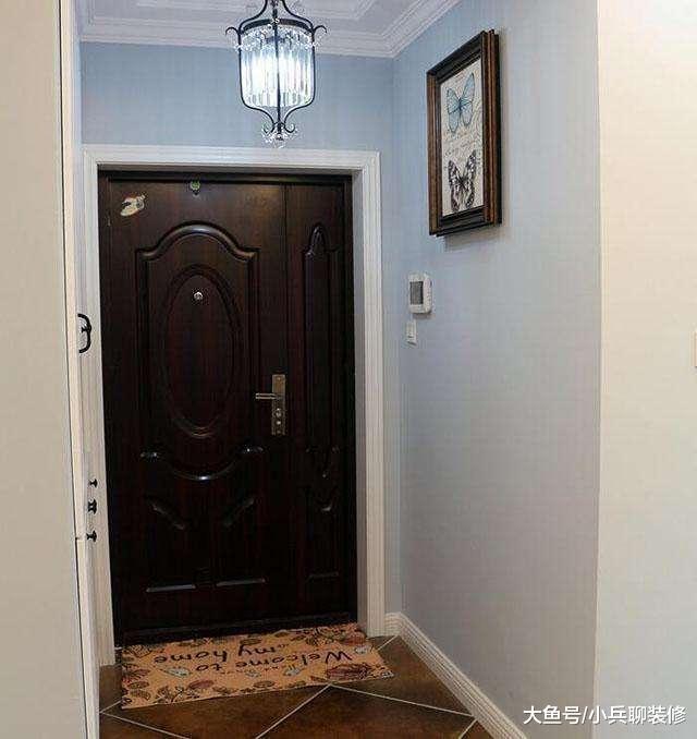 老公装修在飘窗打了一圈柜子，邻居嘴上说丑，回家却偷偷模仿了