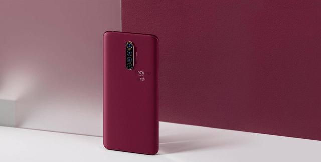 熬夜也要抢！realme X2 Pro大师版开启预约，网友：这配色爱了