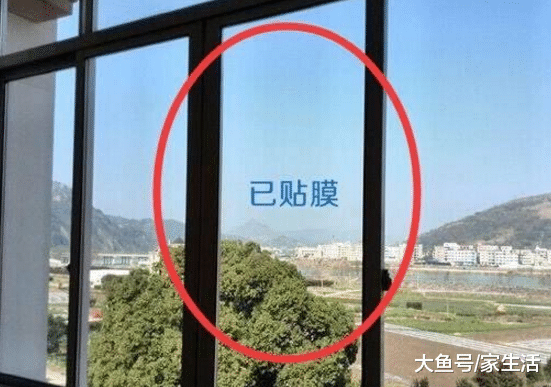 邻居家装修没有挂窗帘，夏天室内却凉快又明亮，头一次见这样装！