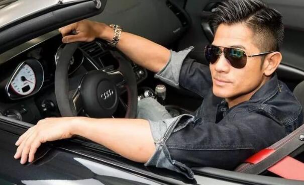 中國最有錢的八位男星：成龍才排第四，第一名太低調