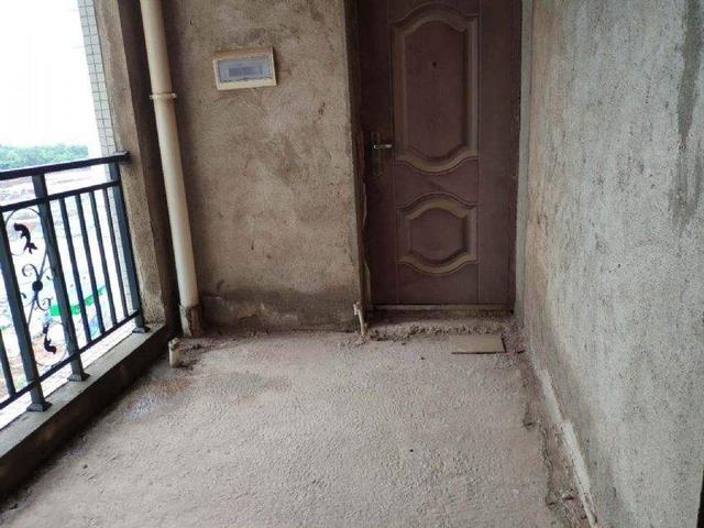 新房飘窗为啥多是假飘窗？看两次房终于明白了，后悔知道太晚了！