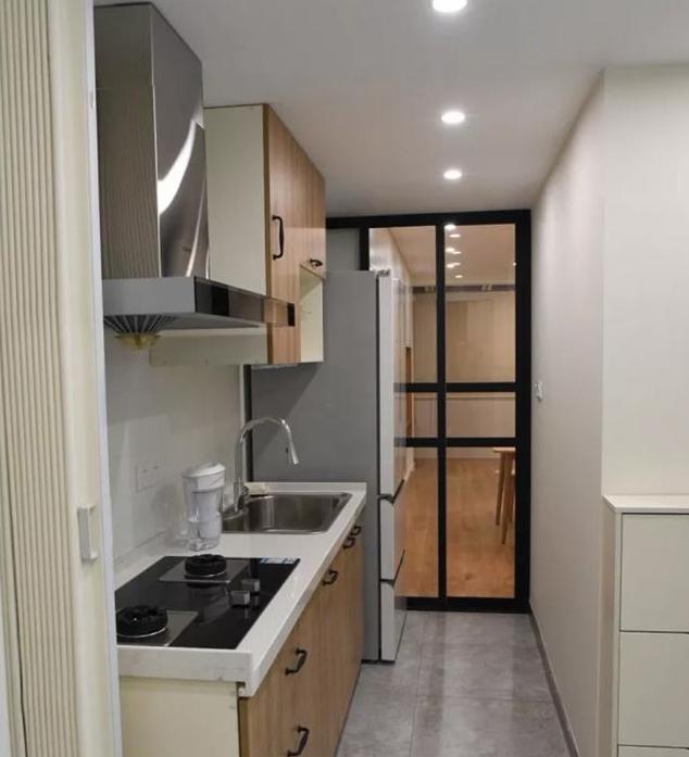 老公坚持厕所装两个门，当初谁也不同意，装修完全家人都闭上了嘴