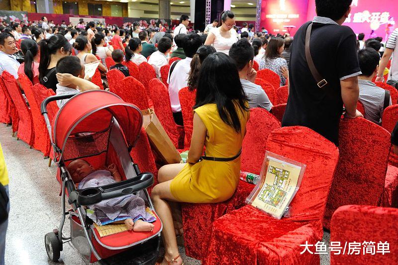 新房开盘时“人山人海”，真有那么多人买？内行人“9字”回应