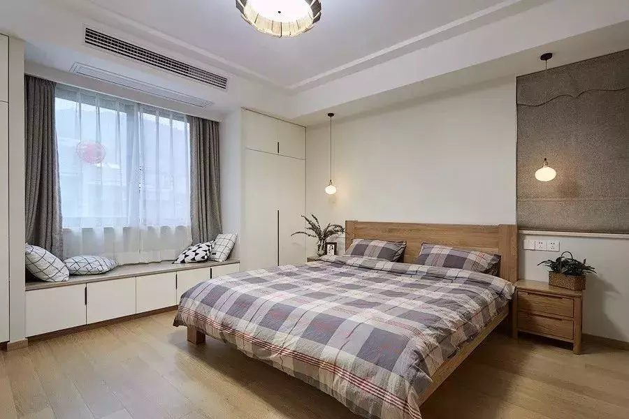 给飘窗装上了抽屉, 小户型要利用每一个角落做好收纳