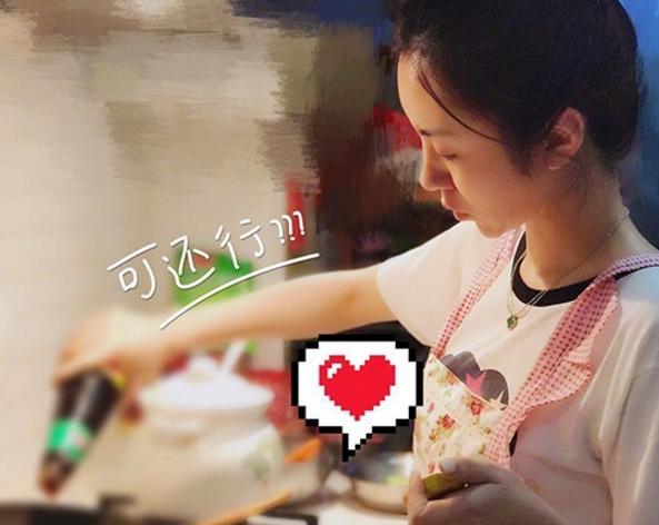 晒晒王晓晨如今住的豪宅，衣服到处扔在卧室里，老公也太纵容她了