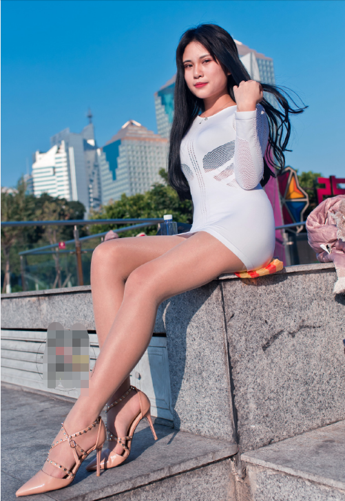 摄影：穿这件衣服，裤子都省了