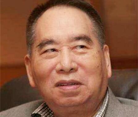 李嘉誠之前的華人首富，96年坐擁1300億，資產被最愛的女兒敗光