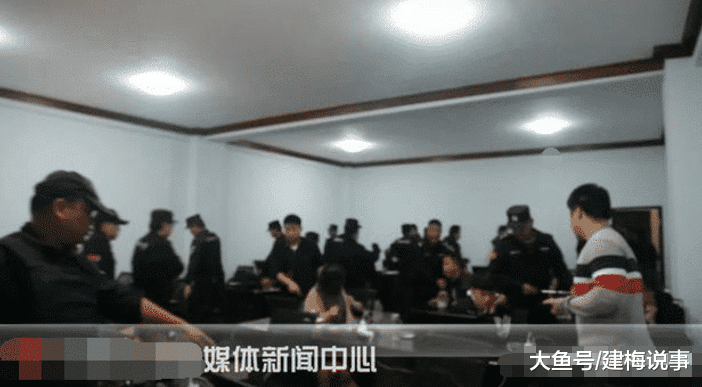女子网贷2千元逾期一天未还,家人就收到“艳照”,对方:有本事就来抓我啊!
