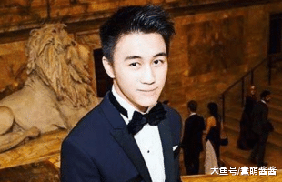 何猷君求婚被批太土！网友：商场开业典礼一样！