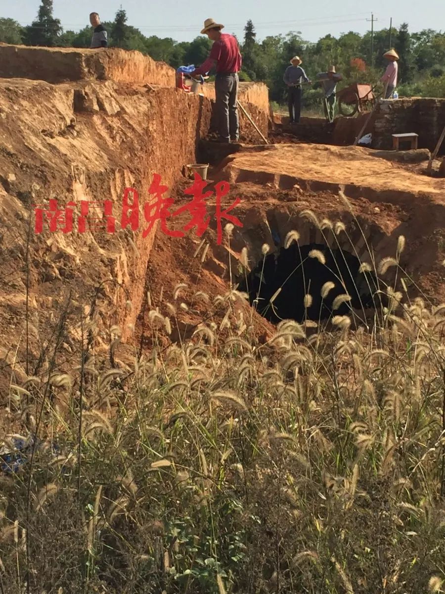 华东交大理工学院老校区门口挖出疑似汉代古墓