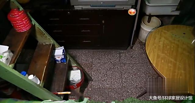 北京版棺材房，18㎡没厕所，两对夫妻睡上下铺，魔法改造变5室！