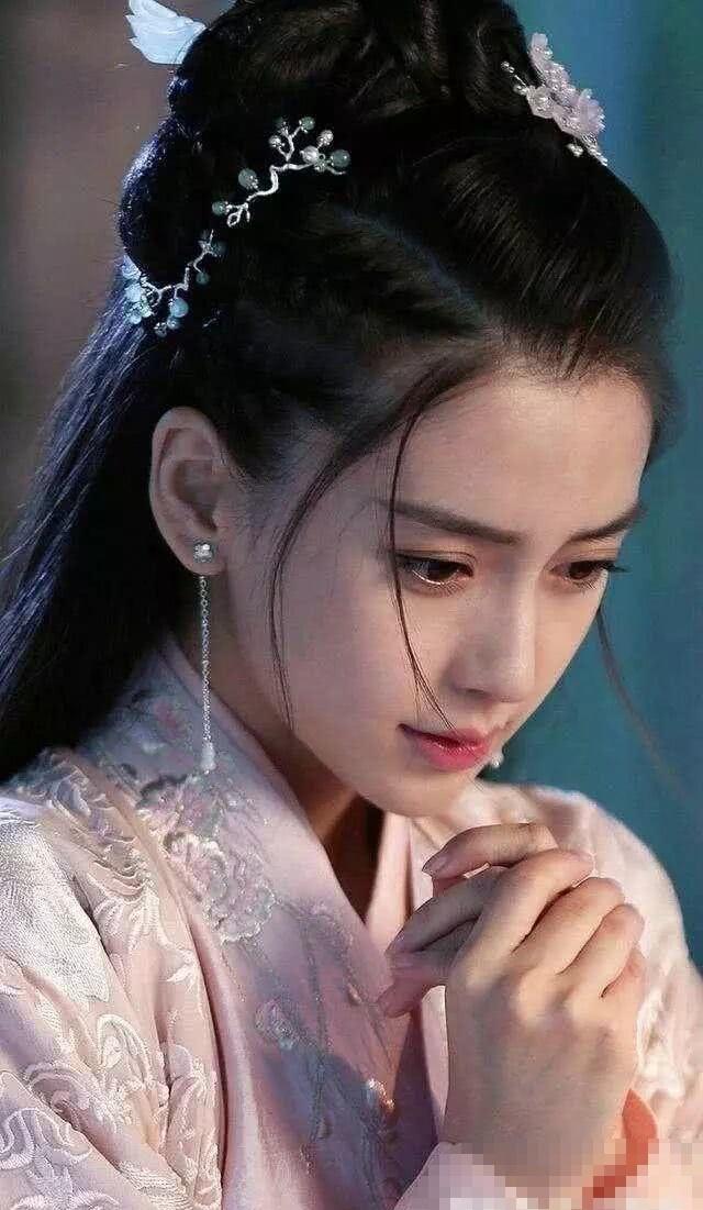 钟汉良拍戏一向敬业，为何在《孤芳不自赏》会配合杨颖抠图？