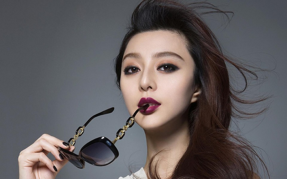 范冰冰最新照片曝光，看起来没化妆，状态大不如从前，你们对范冰冰怎么看，希望她复出吗？