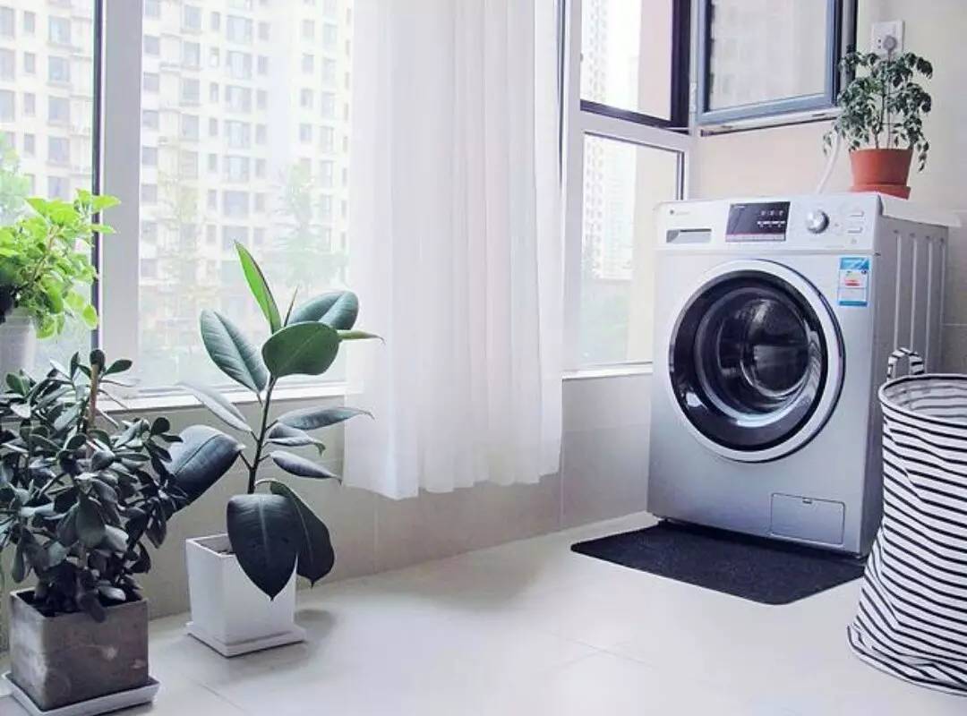 房子装修不要把洗衣机放阳台了，听内行人说出原因，后悔知道晚了