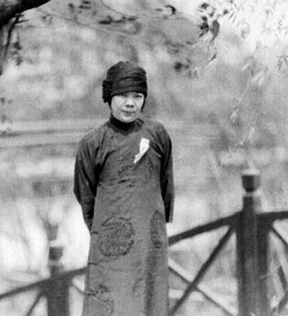 民国第一女杀手，香港一条街以她命名，外孙女却是家喻户晓的明星