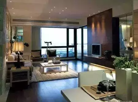 阳台与客厅相连要这样装，否则，装错毁阳台！