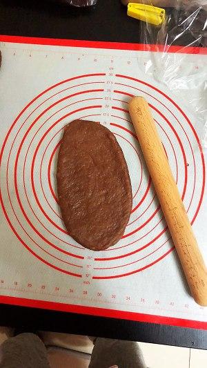如何制作【巧克力麻薯面包】，口感绝对不输甜品店，大家速度围观