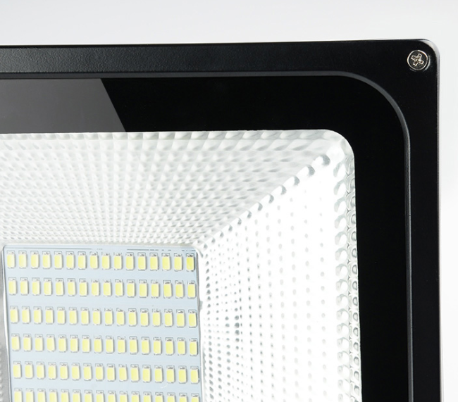 买了三套房才知道，院子不用装电灯！瞧瞧下图，节能环保又美观