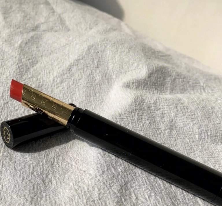 蔻驰口红同样高级，高冷外表少女心