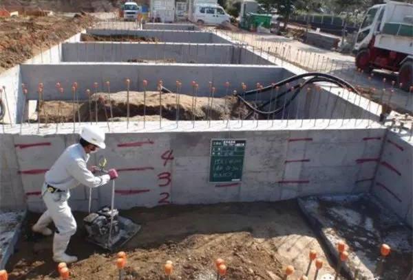 经常下雨, 自建房施工时怎样保证房屋不受潮?