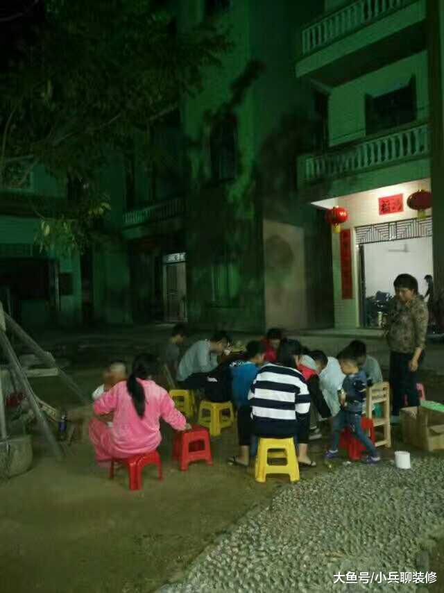 晒晒我家4层别墅，全村最豪华，大门霸气侧漏，估计很多人没见过