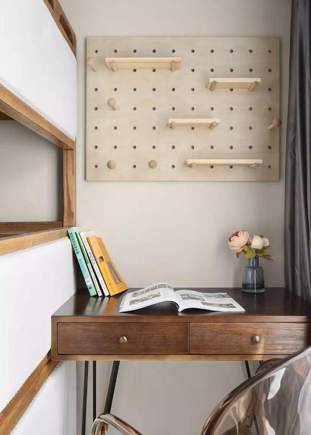 精致浪漫的北欧婚房设计，主卧的床头背景墙甚是好看！