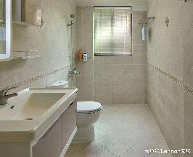 新房铺瓷砖好还是铺木地板？不如采取这种设计，省钱实用