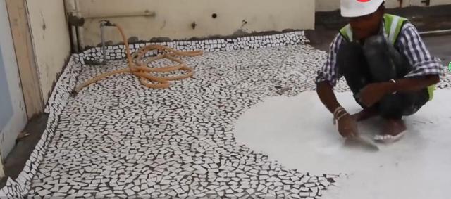 屋顶太热，种菜建游泳池，都不如印度人倒扣黄土碗隔个空气层有效