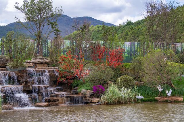 花样年麓湖国际全新组团[傲翠庭]荣耀入市 瞰湖高层全城热销中