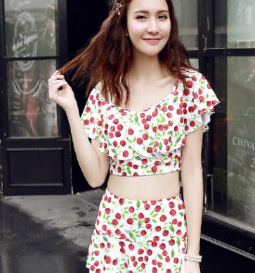 有一种女裙：叫显瘦裙，比波点裙洋气，比碎花裙更时髦，谁穿谁美