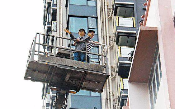 67岁老戏骨重返TVB拍剧演贵利王，对着空气演戏堪称帝级演技