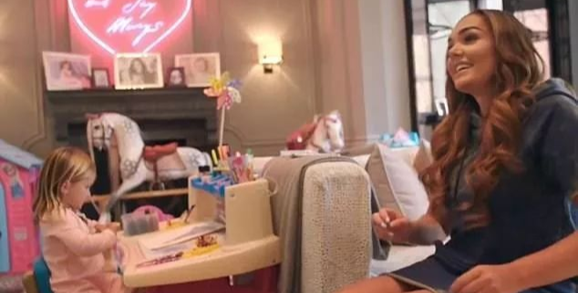 不是嫁入王室，就是嫁入豪门，白富美到底是怎样炼成的？