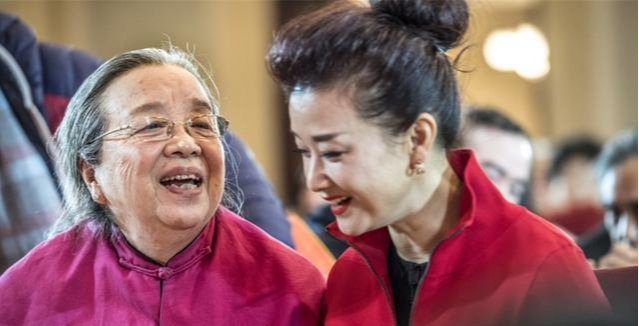 容嬷嬷|看到“容嬷嬷”26岁照片，美到不敢认，被赞美貌堪比宋慧乔