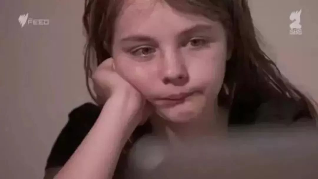 14岁少女被键盘侠逼死，父亲邀请凶手参加葬礼：网络暴力有多可怕？