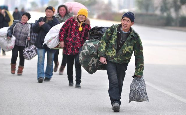 农民人均工资性收入超6500元，但专家们别指望着他们来“接盘”