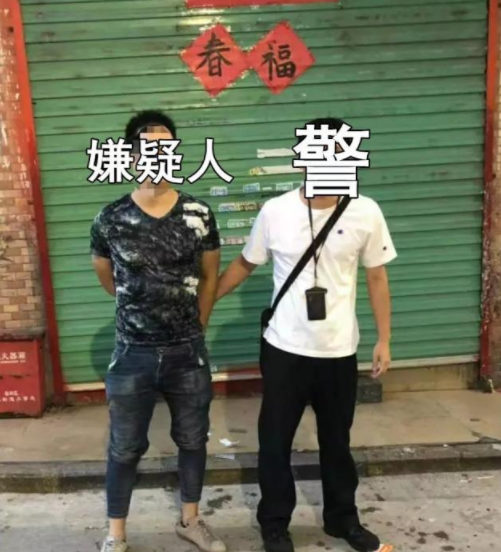 拉开车门偷走钱包发现只有50元，他又跑回去再偷两部手机……