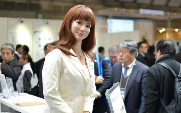 日本女机器人爆火，男性用户喜爱有加，抢购一空，为何这么受欢迎