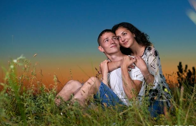 男人疯狂想你了，才有这些种种举止