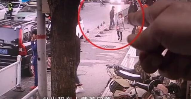 女子驾车擦伤路人，送其就医后却被曝光，记者：可能要判刑3年