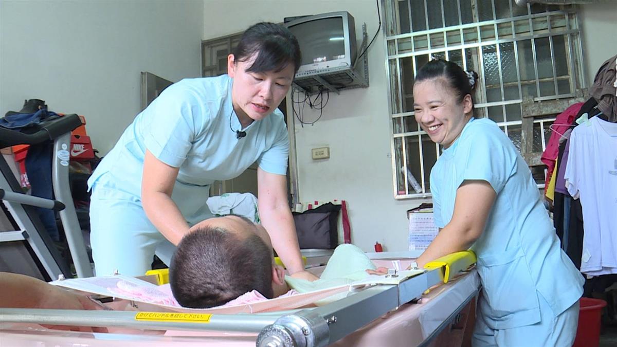 ?9旬嬷千日没洗澡被拒载 忍泪：不觉得我臭吗?