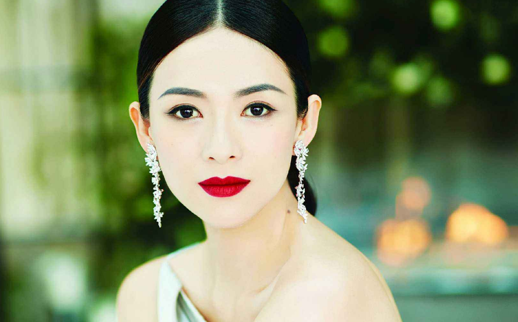 章子怡素颜生产照首度曝光，网友：原来这才是她最美的样子！