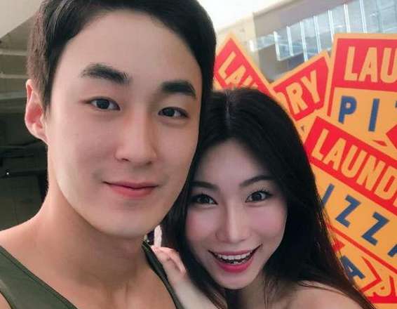 和小二十岁的男朋友恋爱，她竟被滋润得像二十岁？网友惊呆了