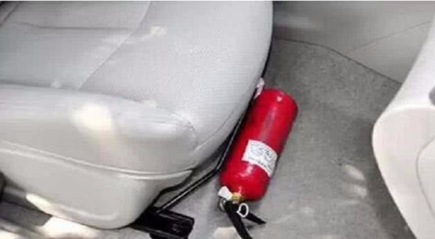 买车时别忘了找4S店拿这五样东西，不然到时候还得自己花钱买