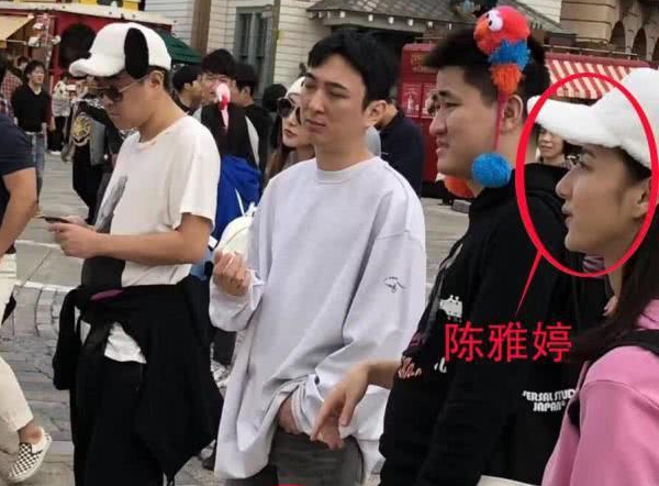 王思聪女友中最性感的一位，原来是她？钟爱透视装