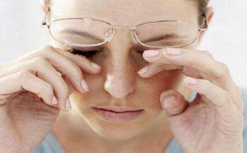 植物枯萎、眼睛红肿，皆是室内甲醛过量表现，别再坐以待毙了