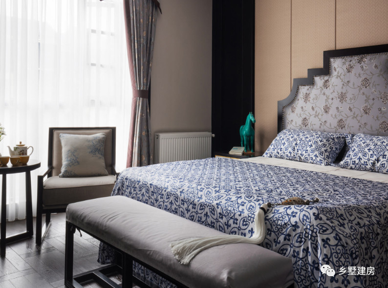 清净的农村环境，配上完美的别墅设计，余生住这样的房子里足矣！