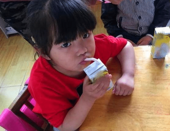 ：这三款“假牛奶”被列入黑名单，没营养还卖的贵，不要再买了