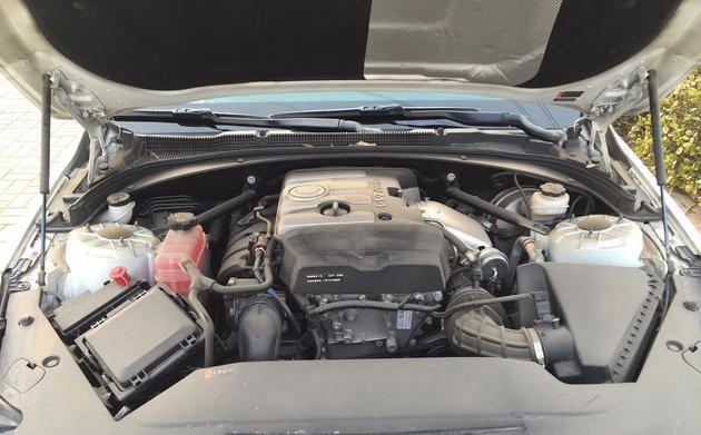 朋友圈都晒凯迪拉克暴跌12万，车主：当年我买的还是豪华版！